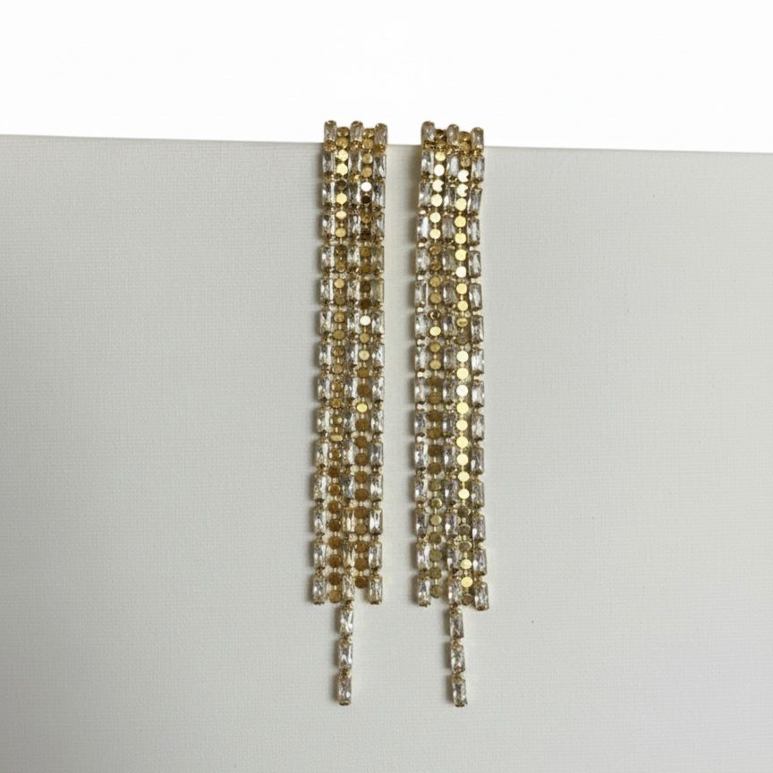 WhatsApp Image 2025-12-31 at 15.09.17 Uzun Sallanan Taşlı Küpe - Görsel 1