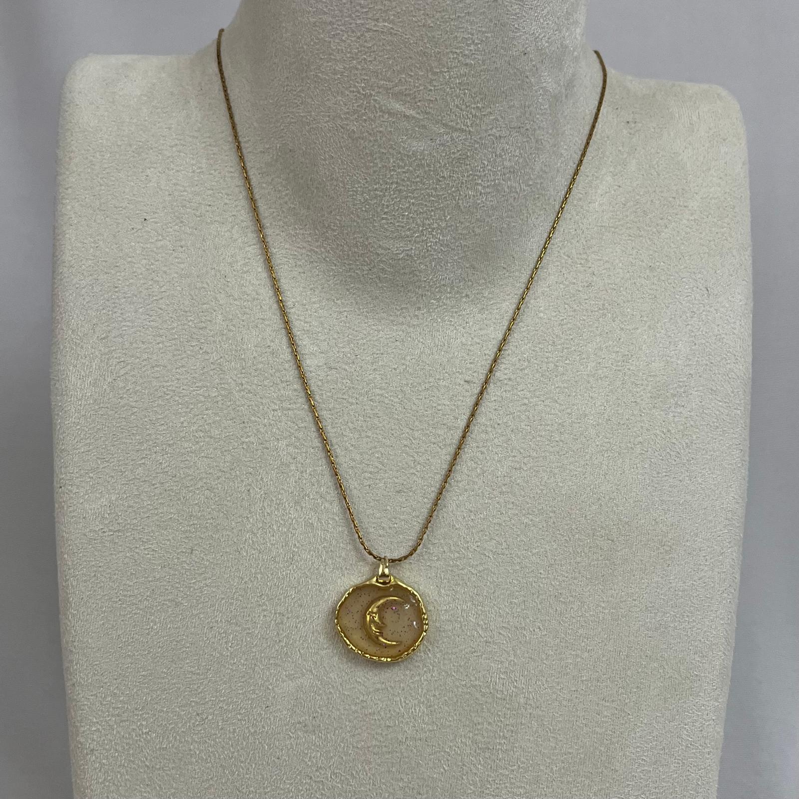 WhatsApp Image 2026-01-11 at 15.44.49 Ay Kolye - Görsel 1